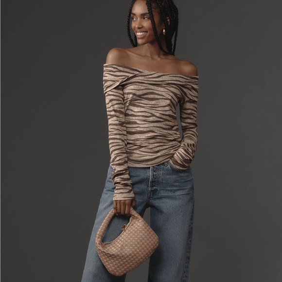 Anthropologie Pilcro Off-Shoulder Top in Neutral size XSP - Picture 4 of 7